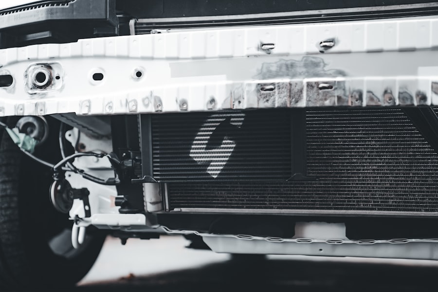 Vehicle radiator and cooling assembly